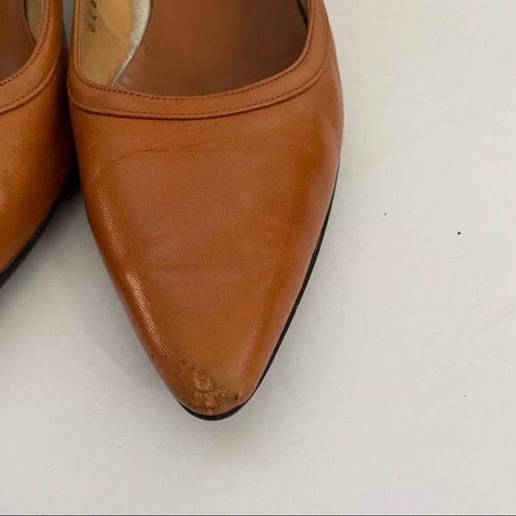 Ferragamo ~ caramel colored pumps ~ size 9 ~ see photos for imperfections - Picture 2 of 9